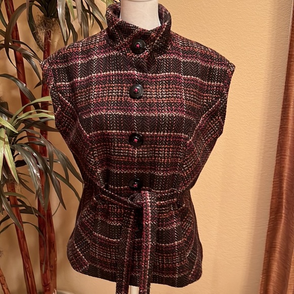 Cabi multicolored vest with button down front and ties. Size M, great condition - Picture 3 of 7